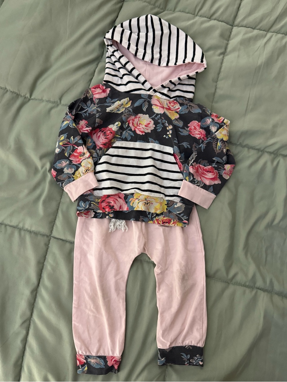Source Unknown Black Floral & Pink Kids Matching Hoodie Set
